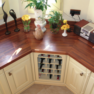 assemblage-plan-travail-bois-cuisine