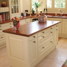 assemblage-plan-travail-bois-cuisine-5