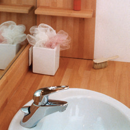 finition-vernie-plan-travail-salle-de-bain